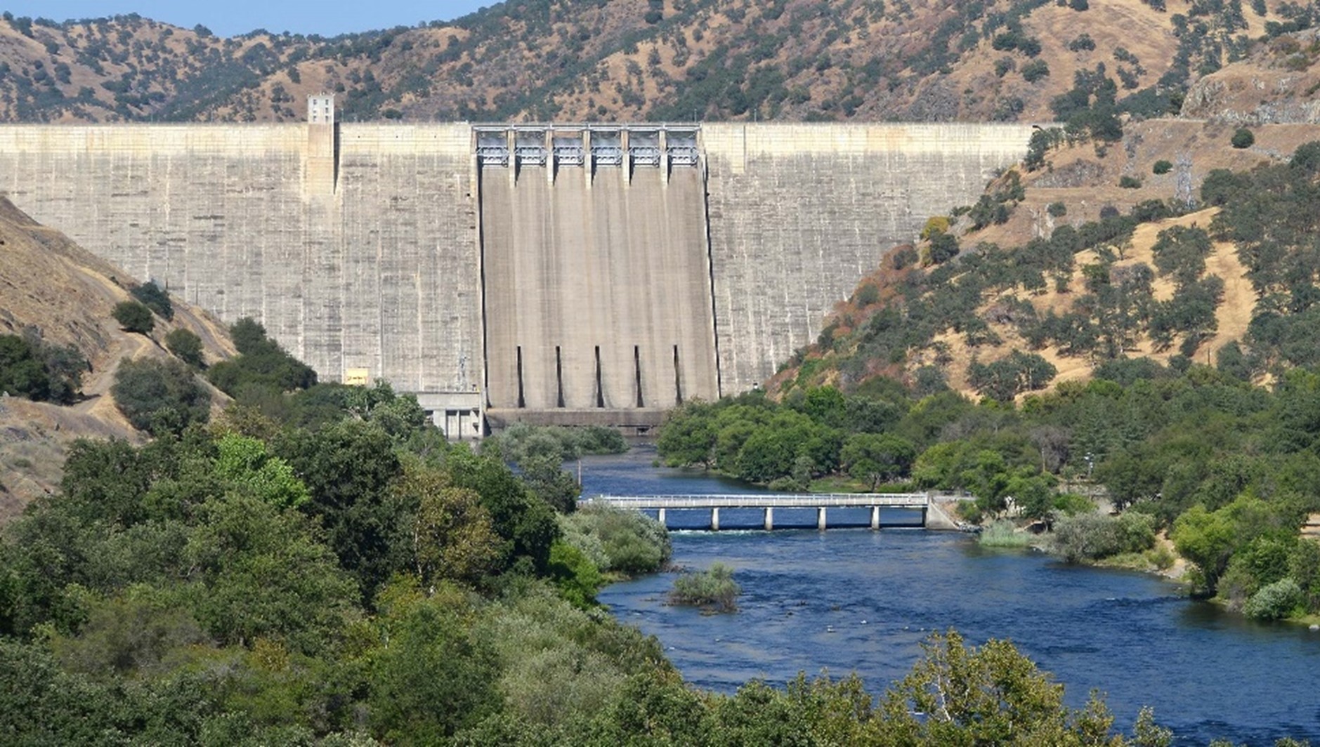 Pine Flat Dam Photo